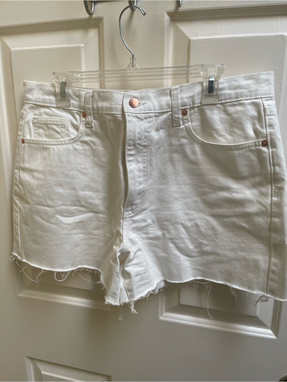 New Without Tags Universal White Denim Cutoff Jean Shorts with Raw Hem